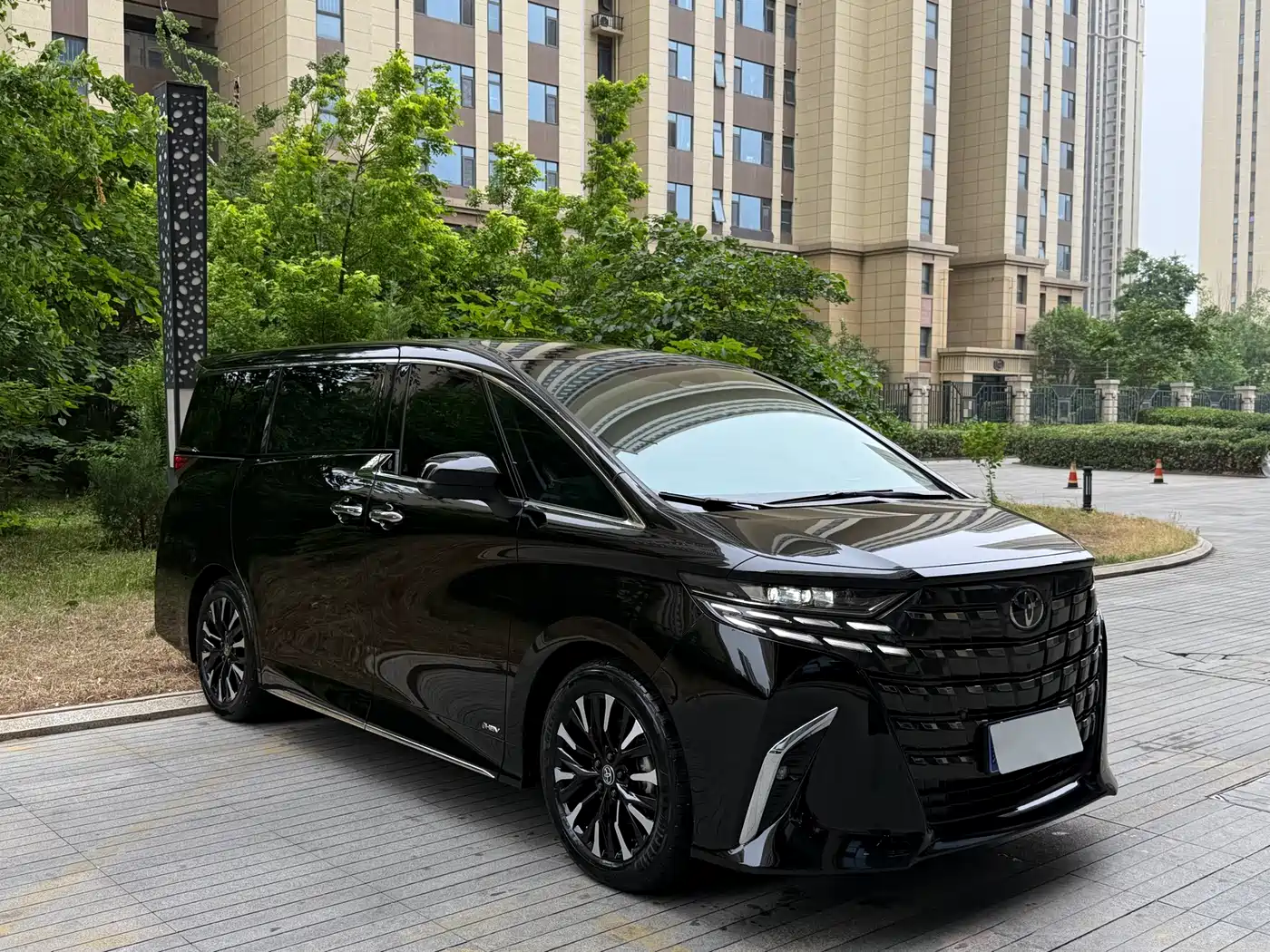 Toyota Alphard 2024 Hybrid 2.5L Prestige Edition фото 4