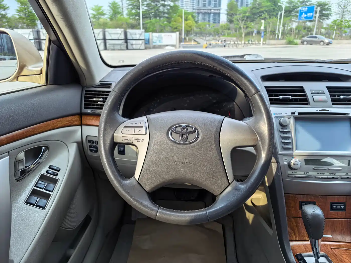 Photo 8 - Toyota Camry