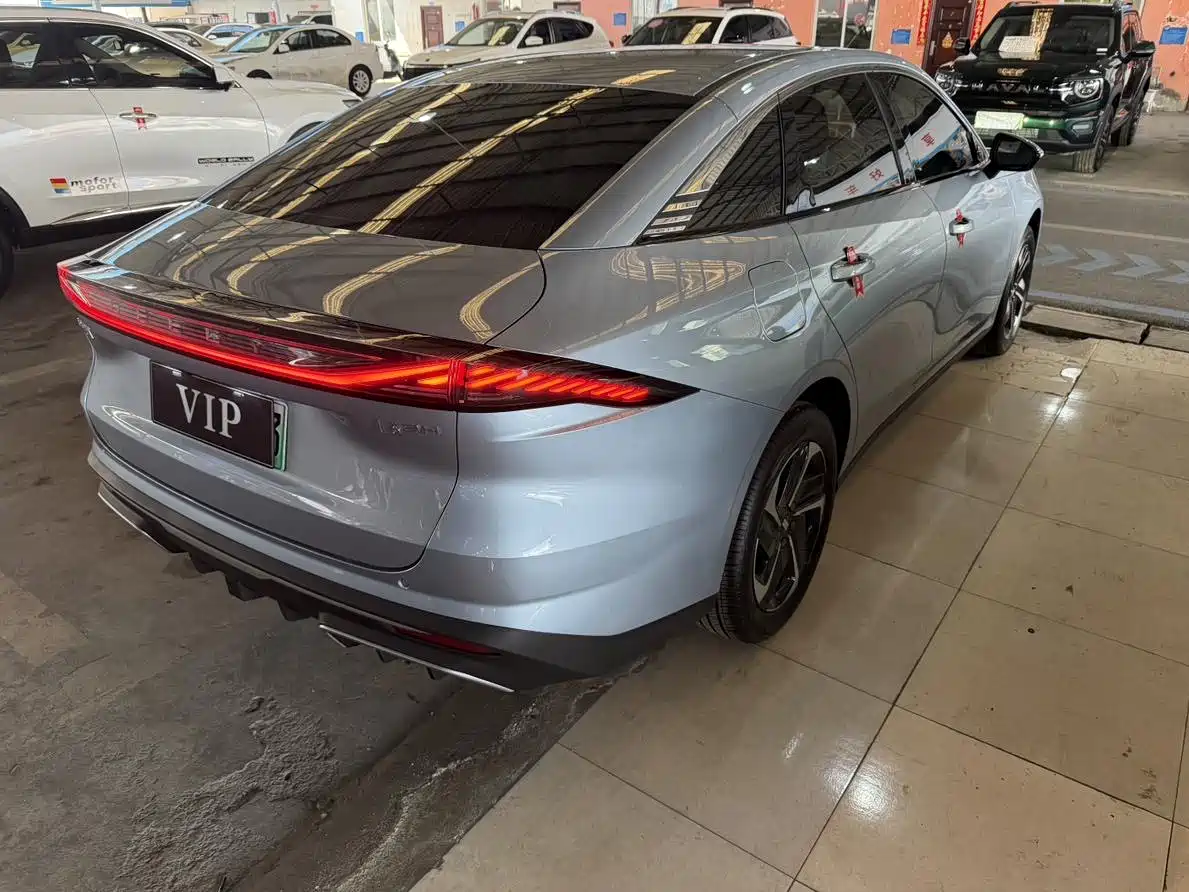 GEELY GALAXY GALAXY L6