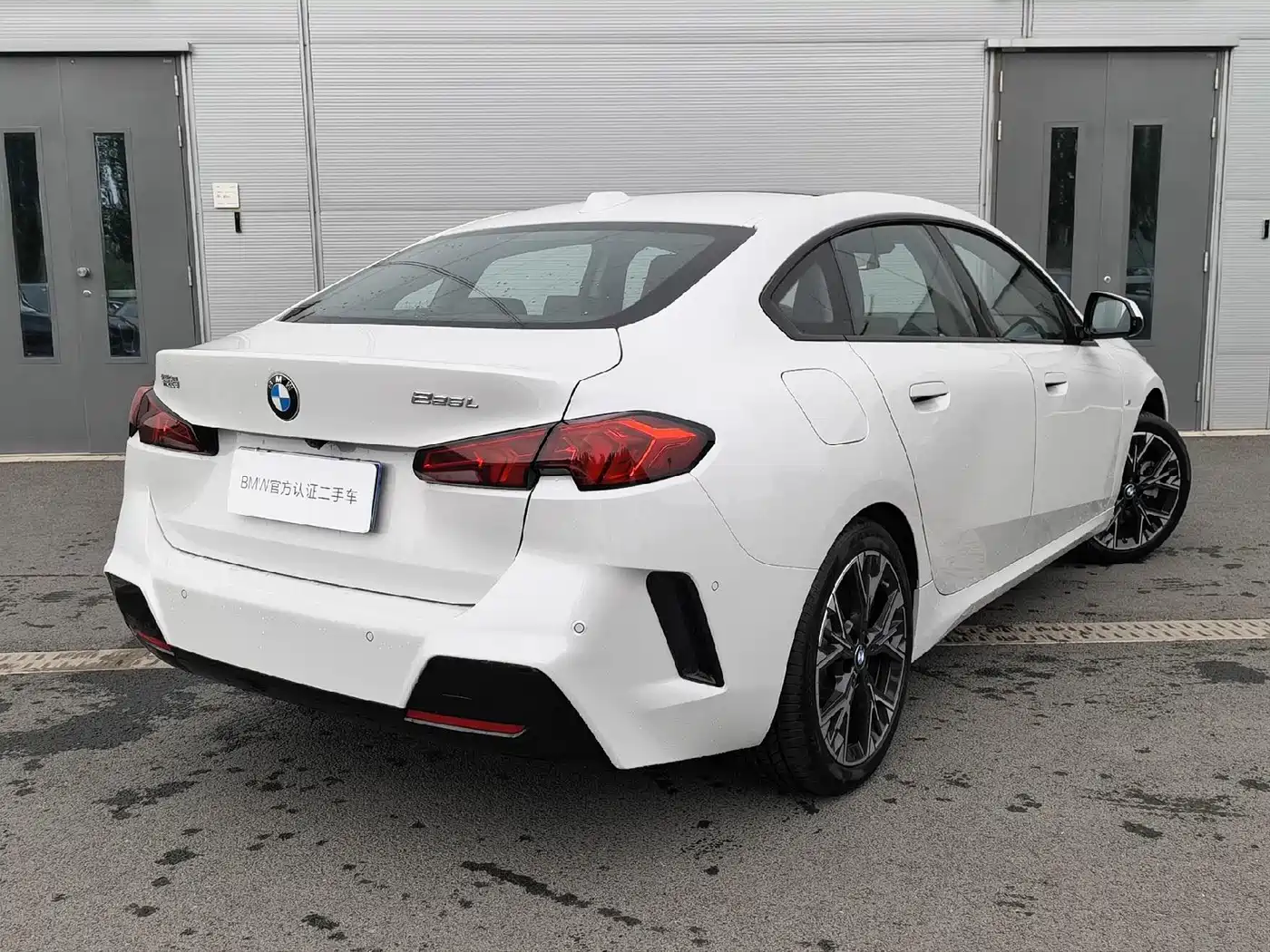 BMW 2 Series 2025 225L M Sport Package фото 8