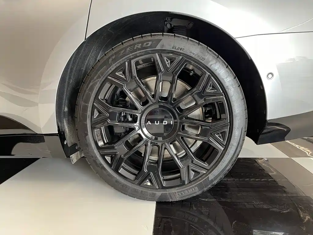 Audi E5 Sportback 2026 2025 386kw 4WD