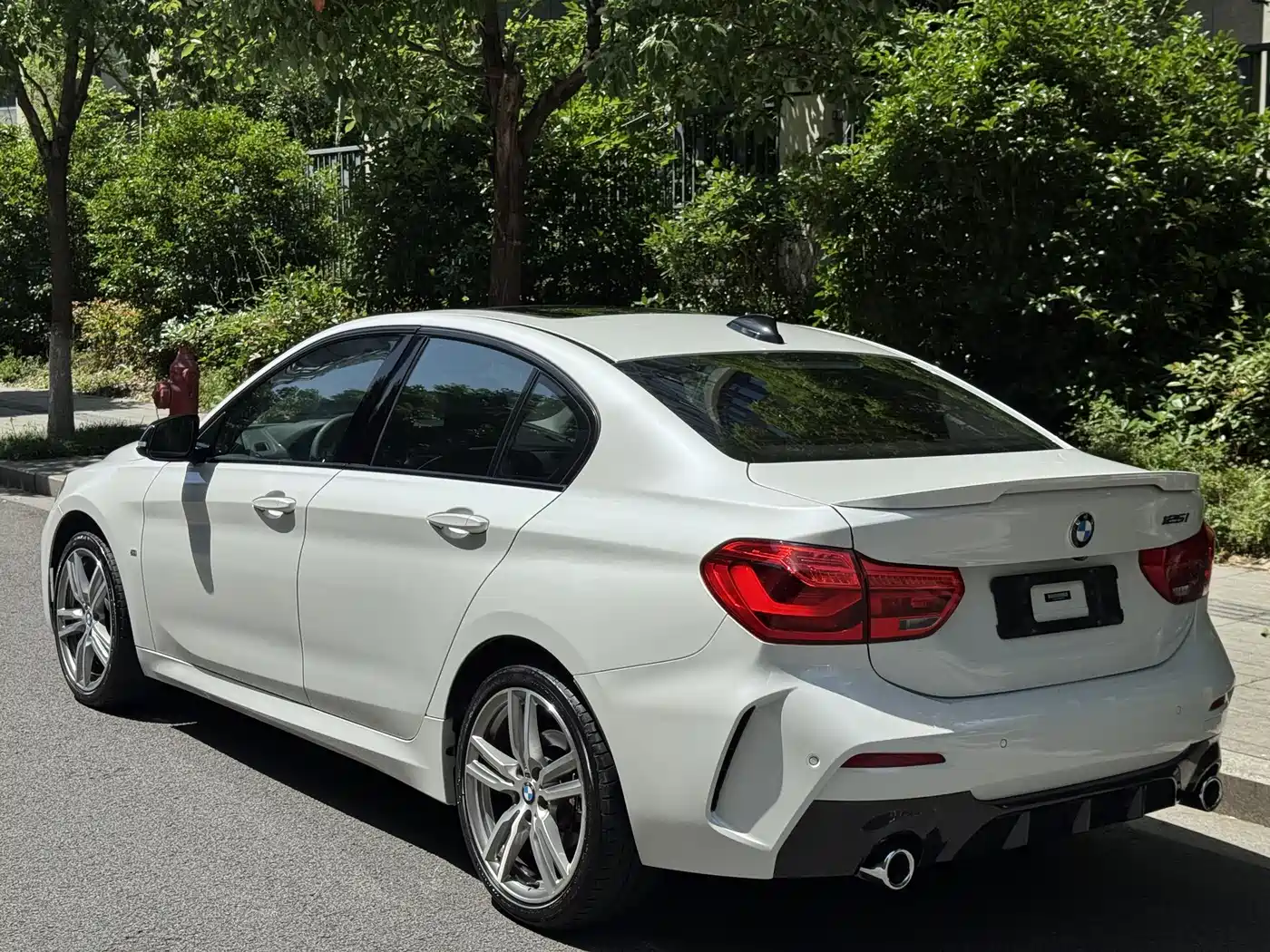 BMW 1 Series 2019 120i M Sport Package фото 8
