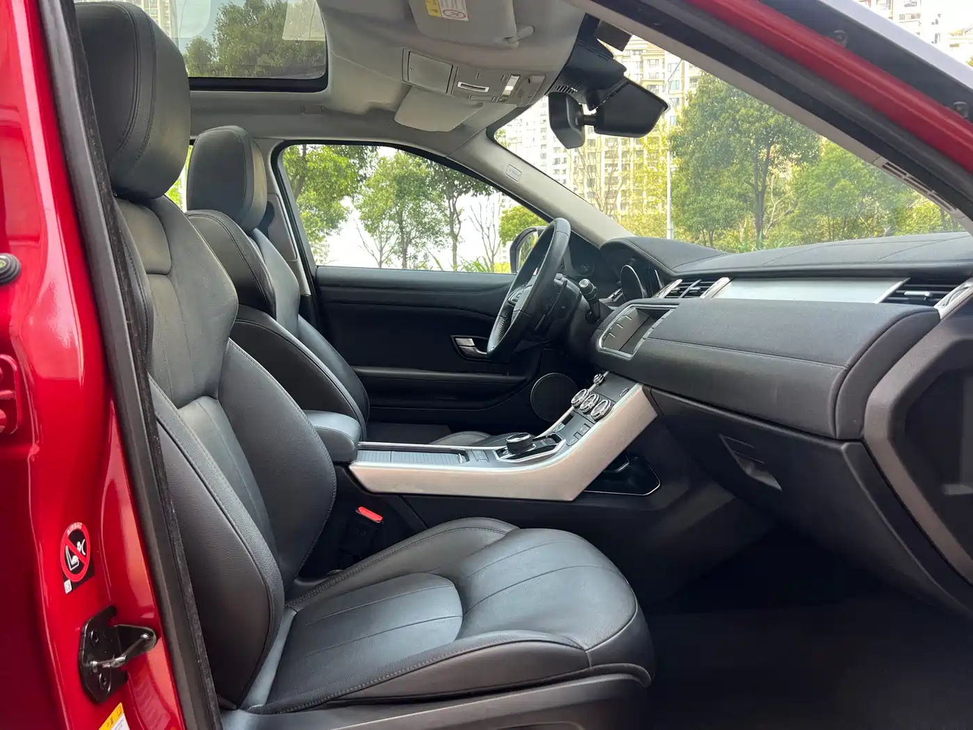Land Rover Range Rover Evoque 2017 2.0T SE Smart Shine Edition фото 12