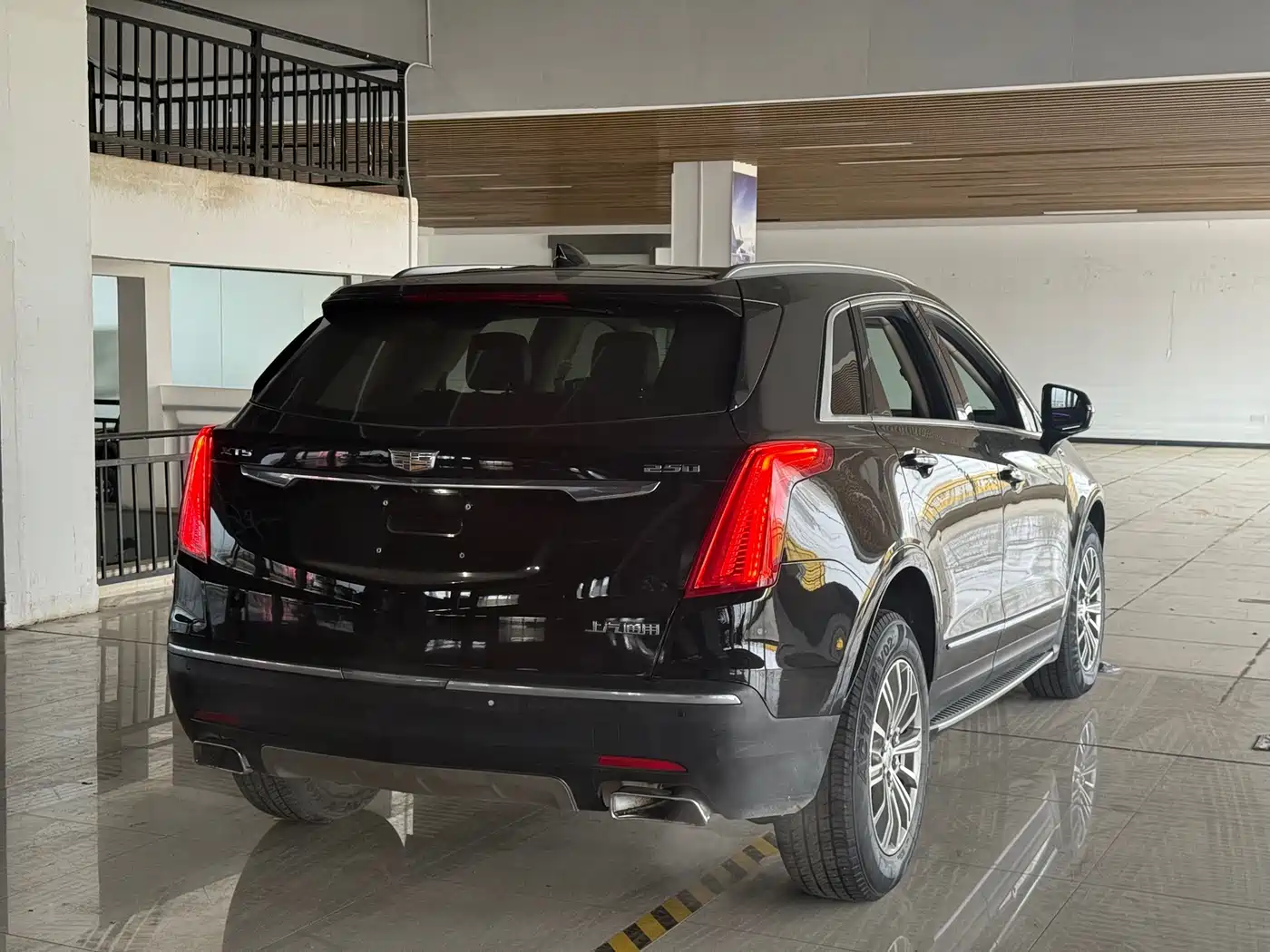 Cadillac XT5 2016 25T Luxury Model фото 12