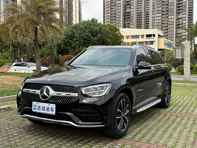 MERCEDES-BENZ GLC