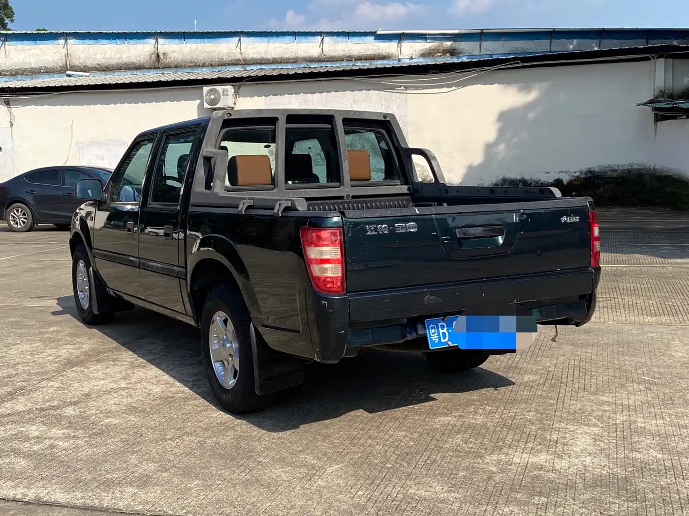 Jiangling Baodian 2018 2018 2.9T New Value 2WD Diesel Comfort Standard Cargo Box JX4D30B5L