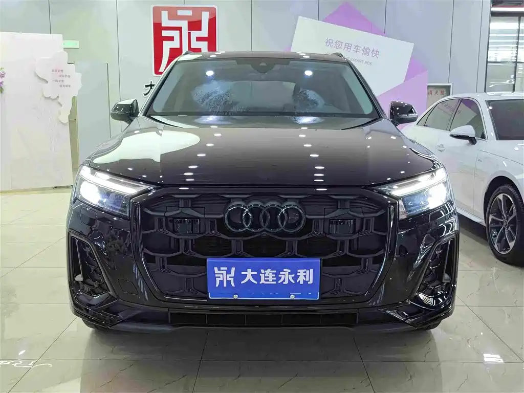Audi Q7 2025 2025 45 TFSI quattro S line Black Warrior
