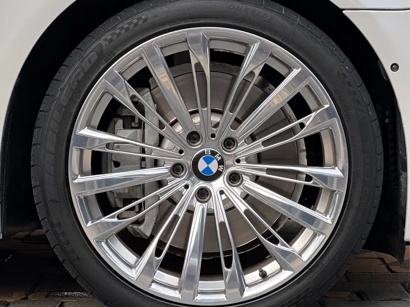 BMW 7 Series 2010 4.4T Hybrid фото 12