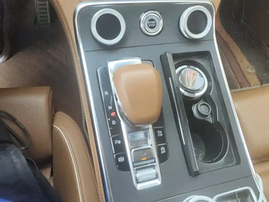 Hongqi H9 2020 2.0T Smart Connection Qi Chang Edition фото 16