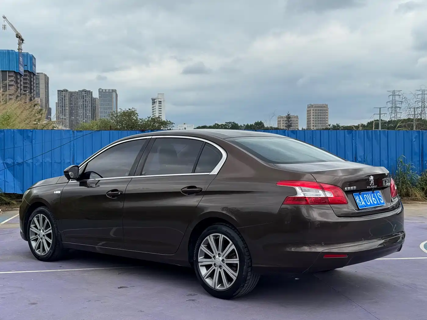 Peugeot 408 2015 Model 1.2T Automatic Luxury Edition фото 6