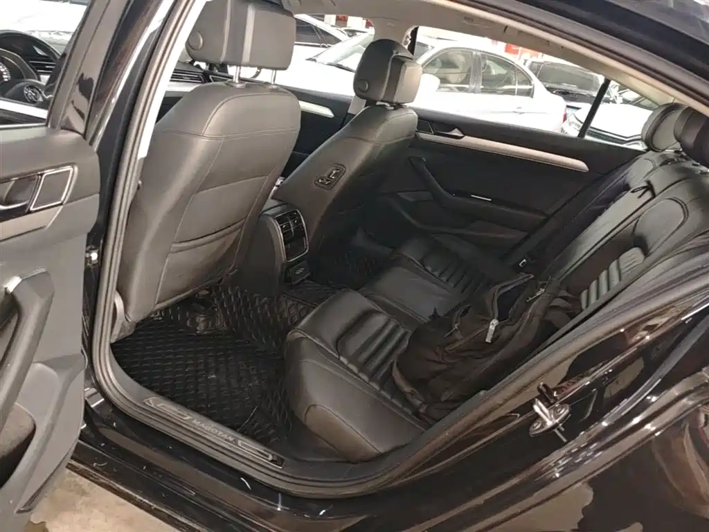 Volkswagen Magotan 2019 330TSI DSG Leading China V фото 17