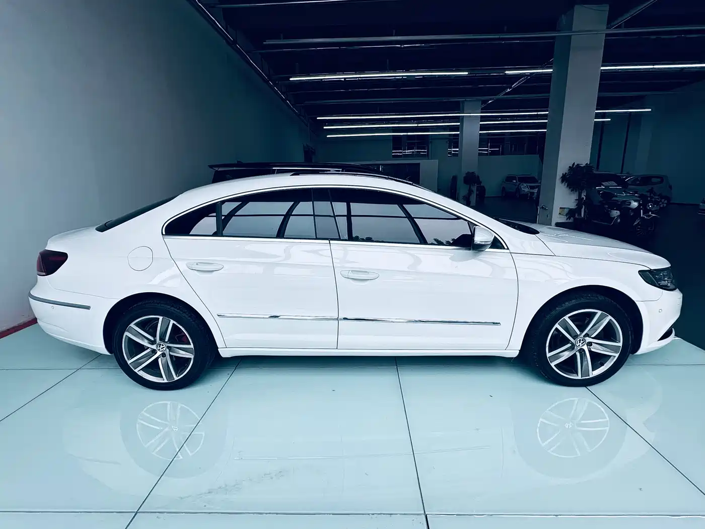 Volkswagen FAW-Volkswagen CC 2015 2.0TSI Luxury фото 7