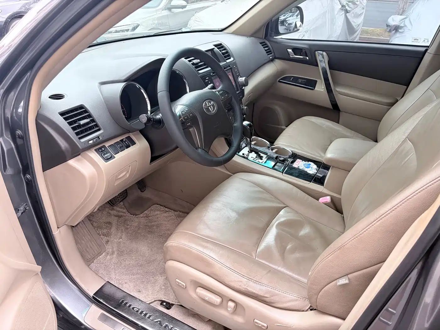 Toyota Highlander 2009 2.7L 2WD 7-seater Luxury Edition фото 8