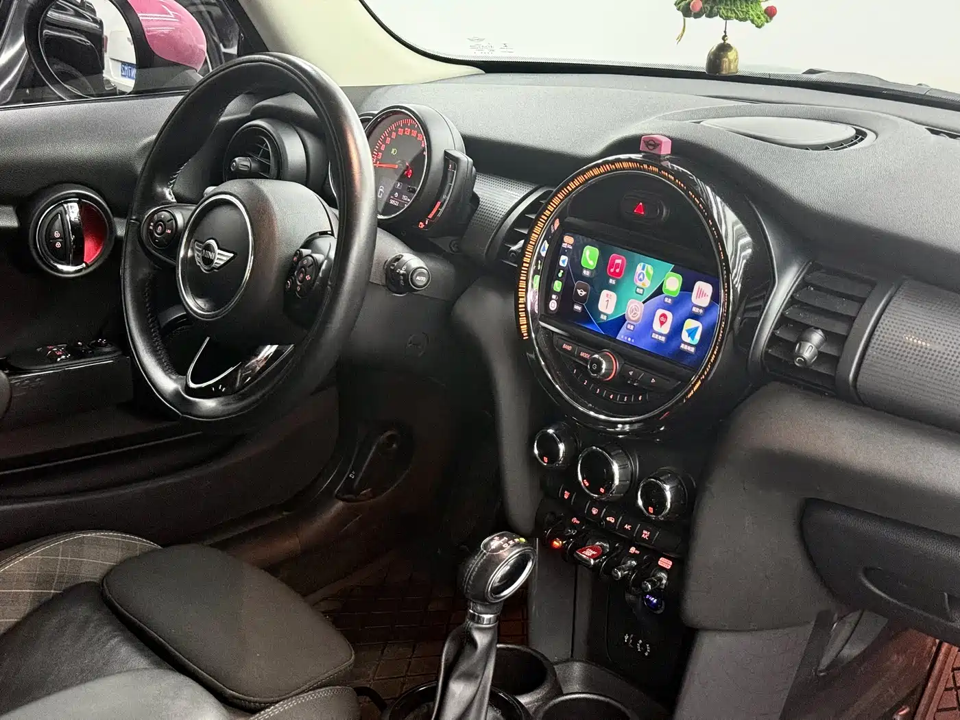 MINI 2016 1.5T COOPER Pioneer фото 4