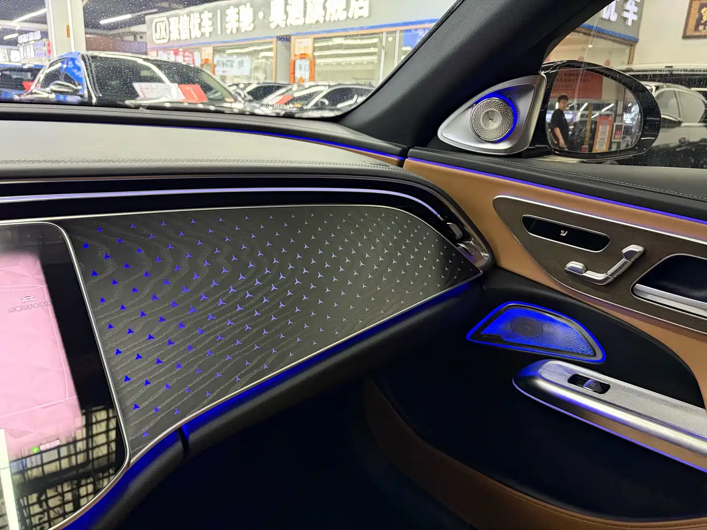 Mercedes-Benz E-Class 2024 E 300 L Fashion фото 10