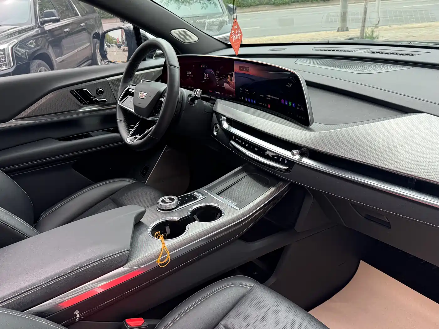 Cadillac XT5 2025 2.0T Premium Model фото 16