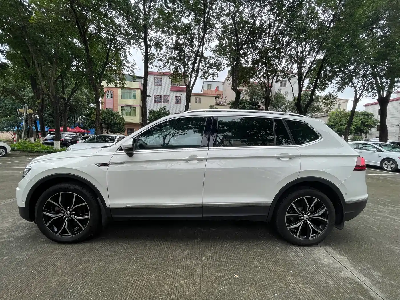 Volkswagen Tiguan L 2017 380TSI Automatic 4WD Ultimate Flagship Edition фото 8