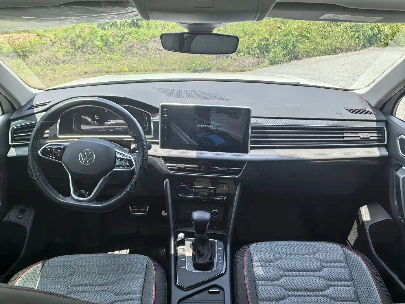 Volkswagen Tiguan L 2022 330TSI Automatic 2WD R-Line Flagship Edition фото 6