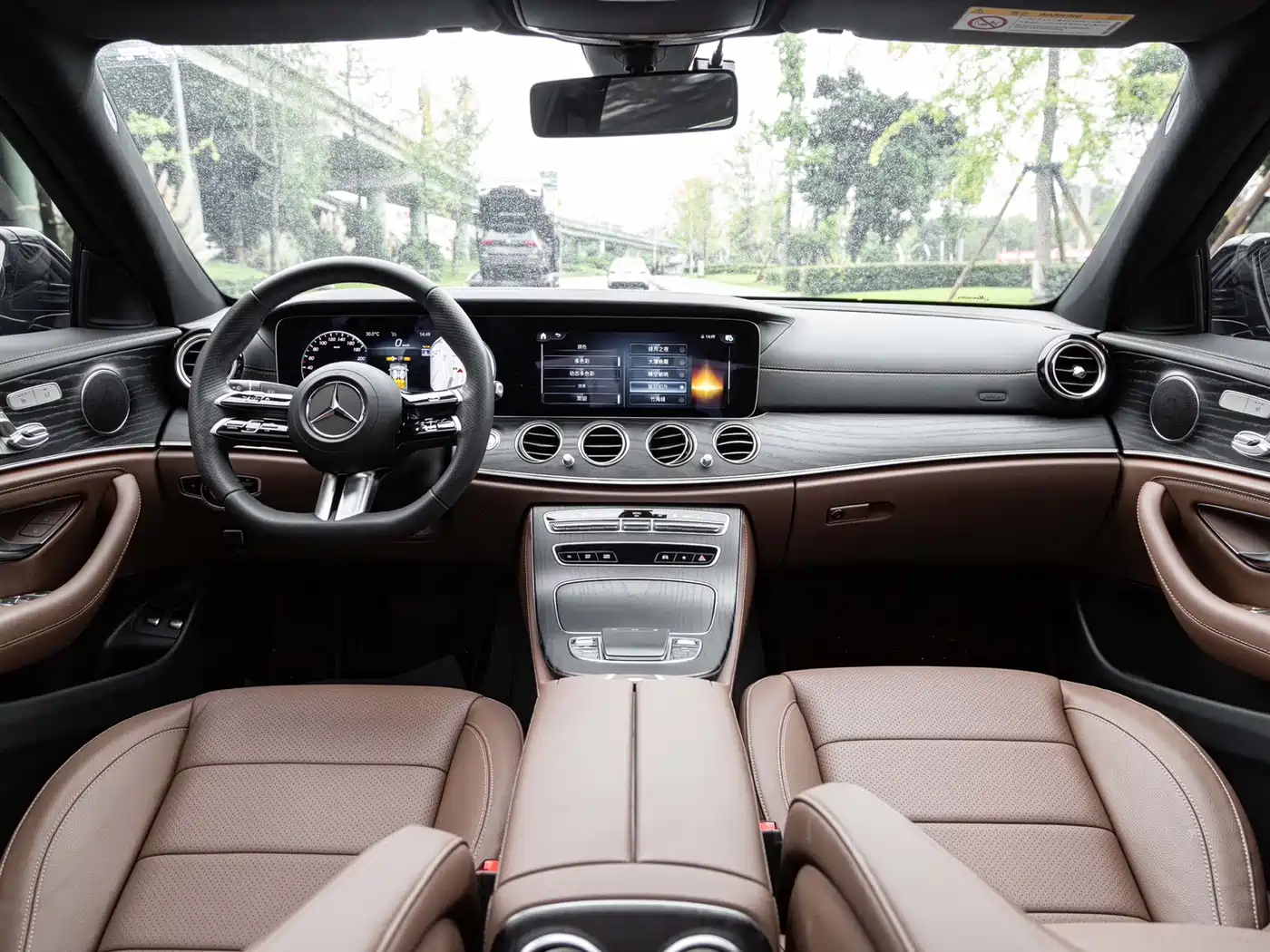Mercedes-Benz E-Class New Energy 2023 E 350 e L Plug-in Hybrid Sport Sedan фото 6