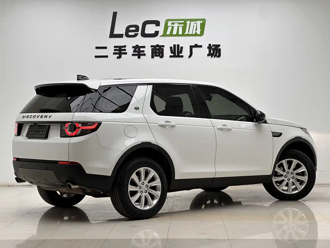 Land Rover Discovery Sport 2018 240PS SE Edition фото 3