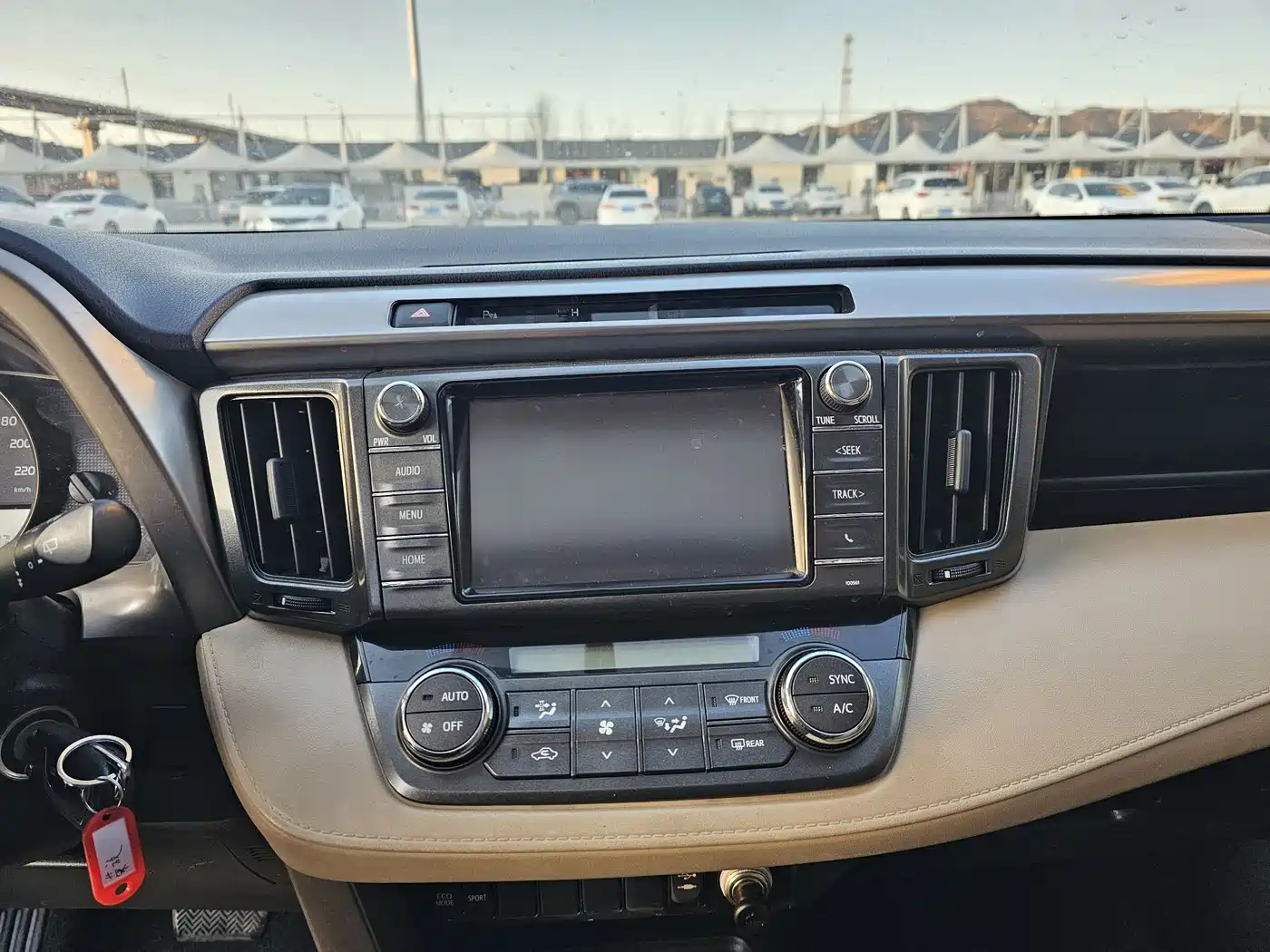 Toyota RAV4 Rongfang 2015 2.0L CVT 2WD Trend Edition фото 13