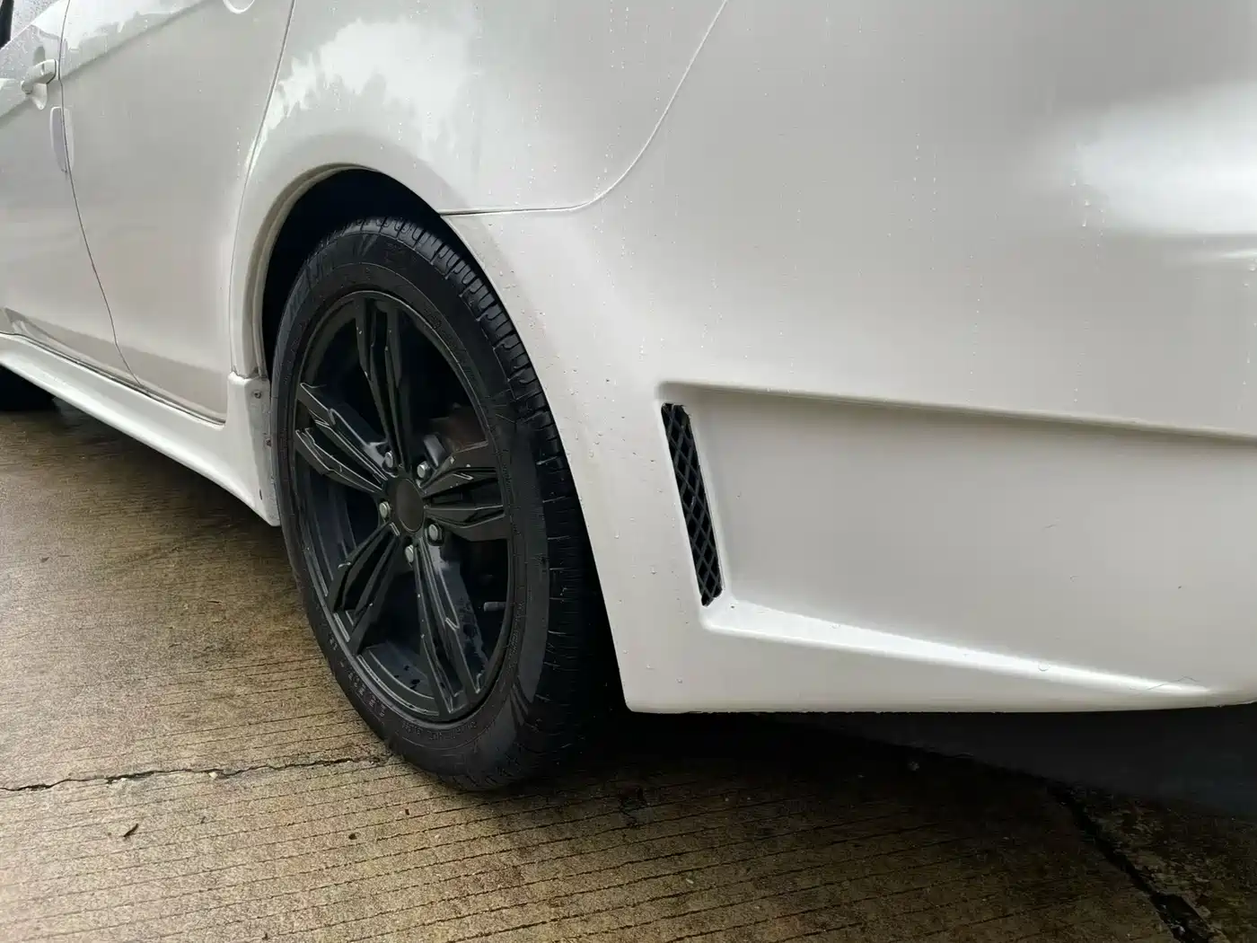 Mitsubishi Lancer EX 2013 2013 Fashion Edition 1.8L CVT Comfort