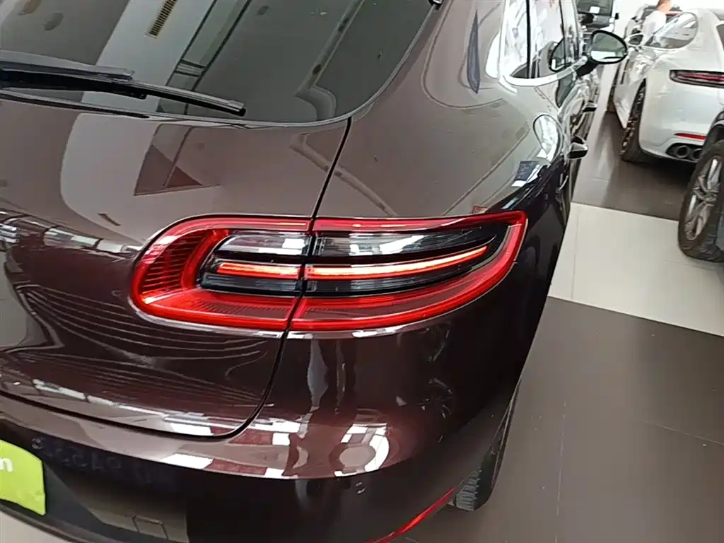 Porsche Macan 2017 Macan 2.0T фото 8