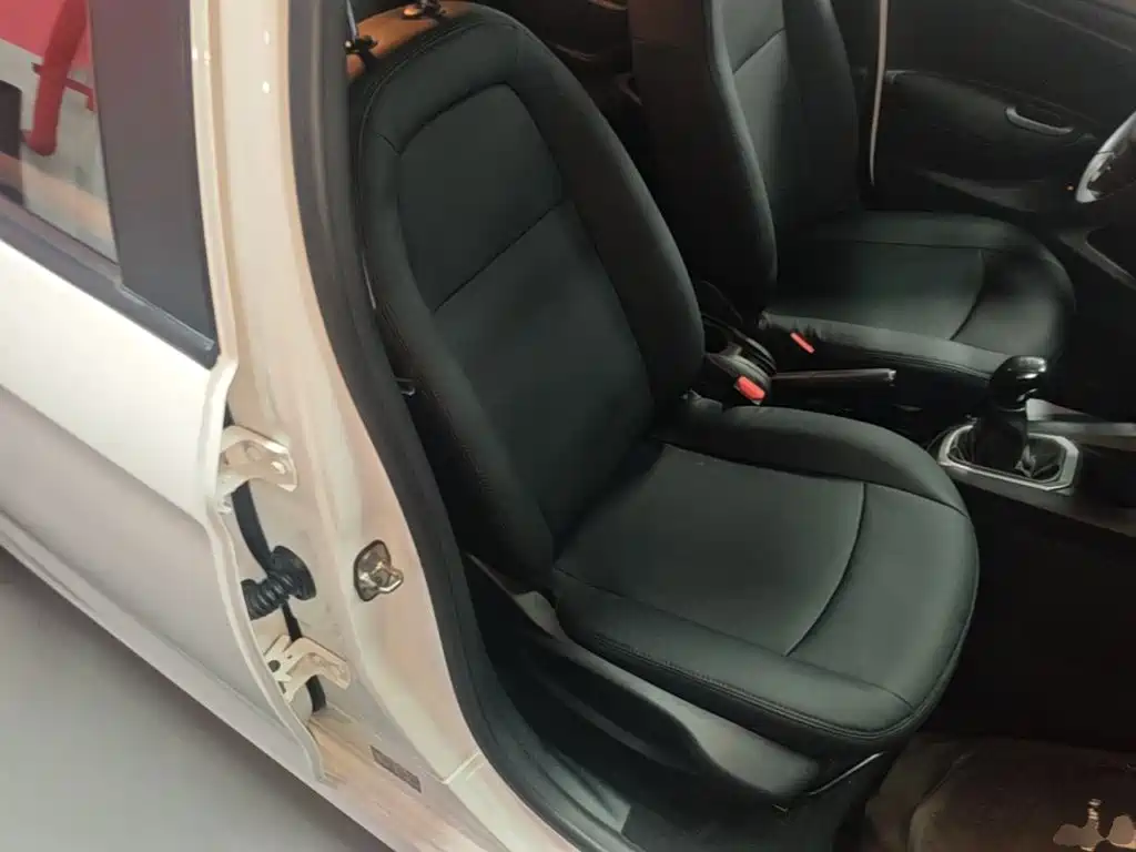 Peugeot 301 2017 2016 1.6L Manual Comfort Edition