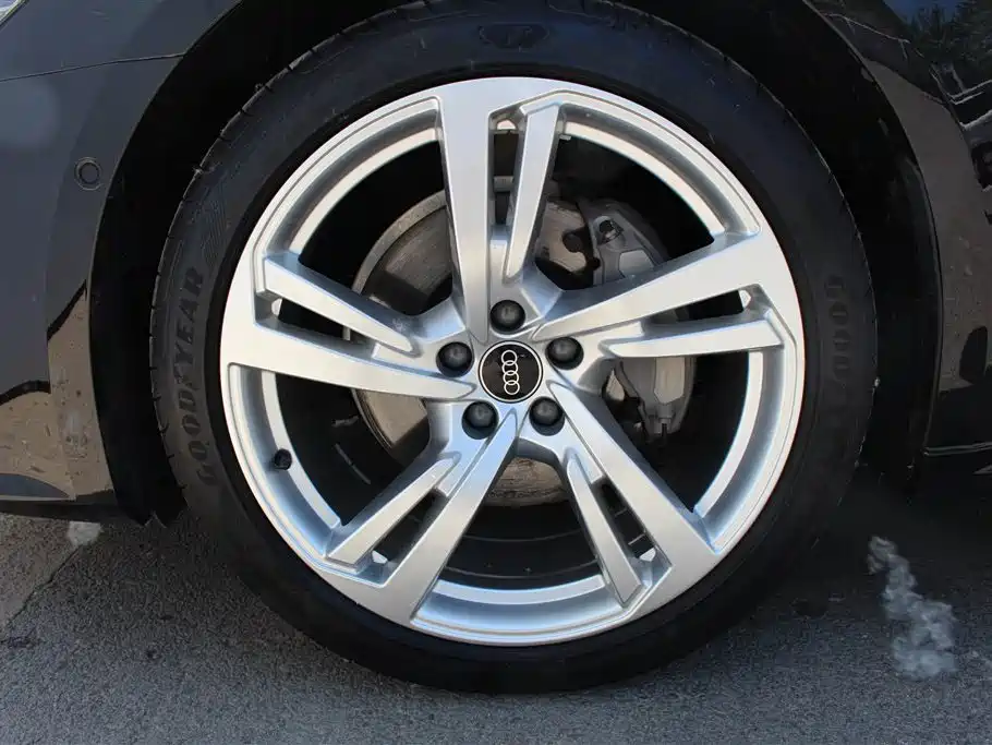 Audi A7L 2024 45TFSI quattro S-line Vision Edition Crystal Package фото 6
