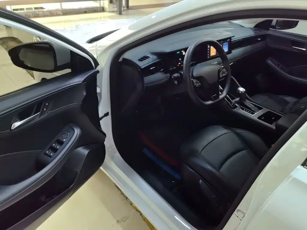 Roewe i5 2025 2026 1.5L CVT Luxury