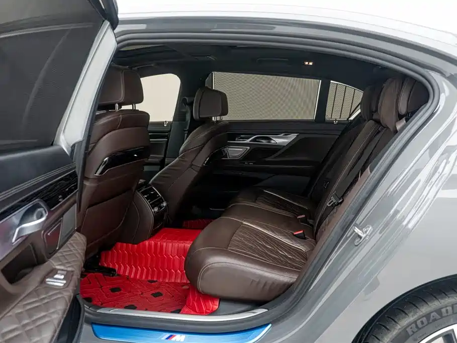 BMW 7 Series 2021 Model 730Li M Sport Package фото 17