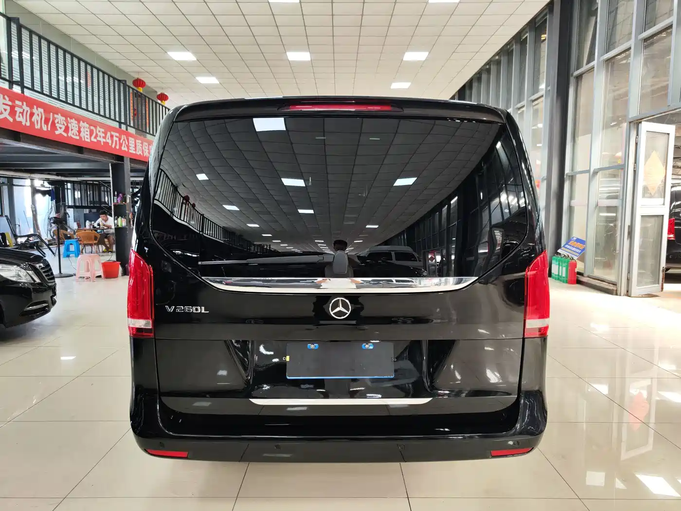 Mercedes-Benz V-Class 2018 V 260 L Premium Long Wheelbase Edition China VI фото 26