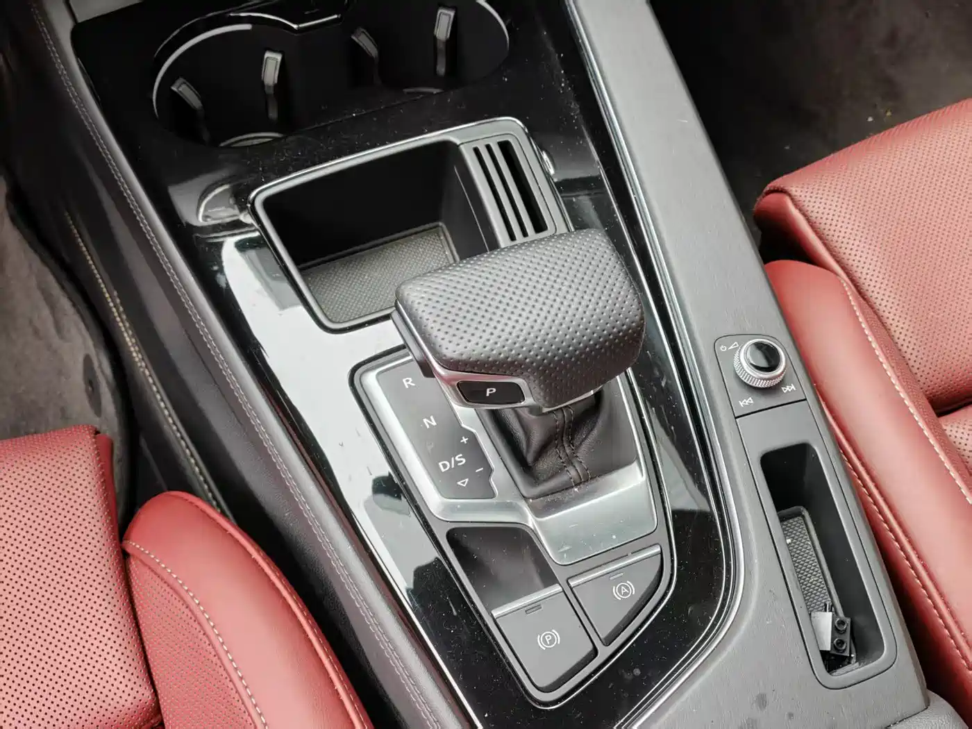 Audi A4L 2024 40 TFSI Luxury Dynamic фото 11
