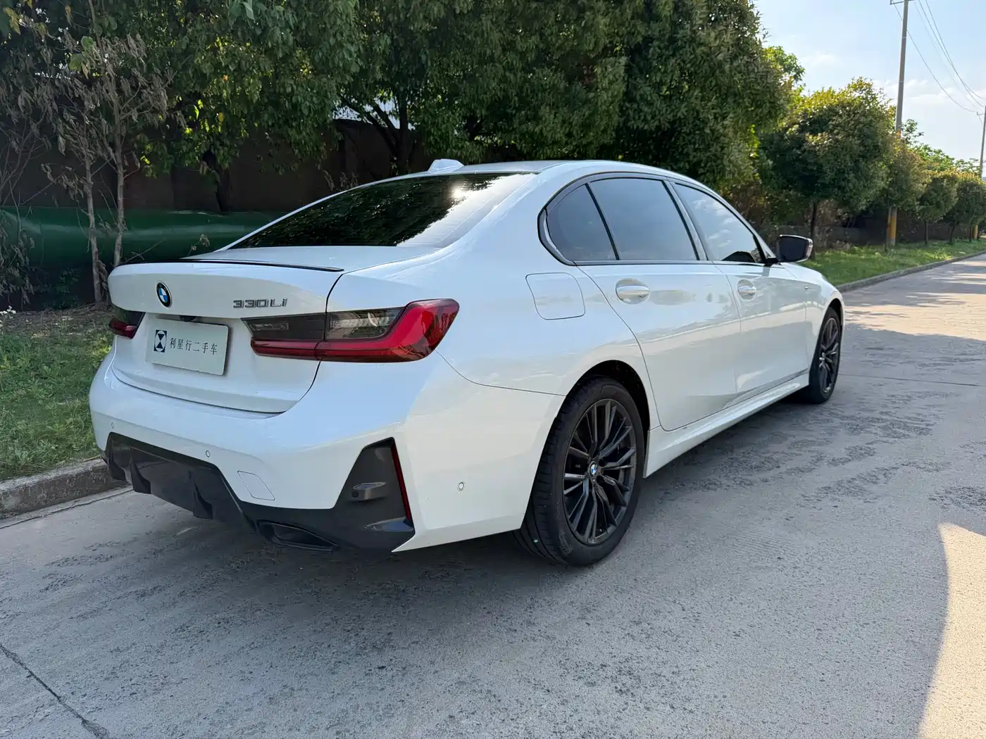 BMW 3 Series 2023 325Li M Sport Black Night Package фото 16