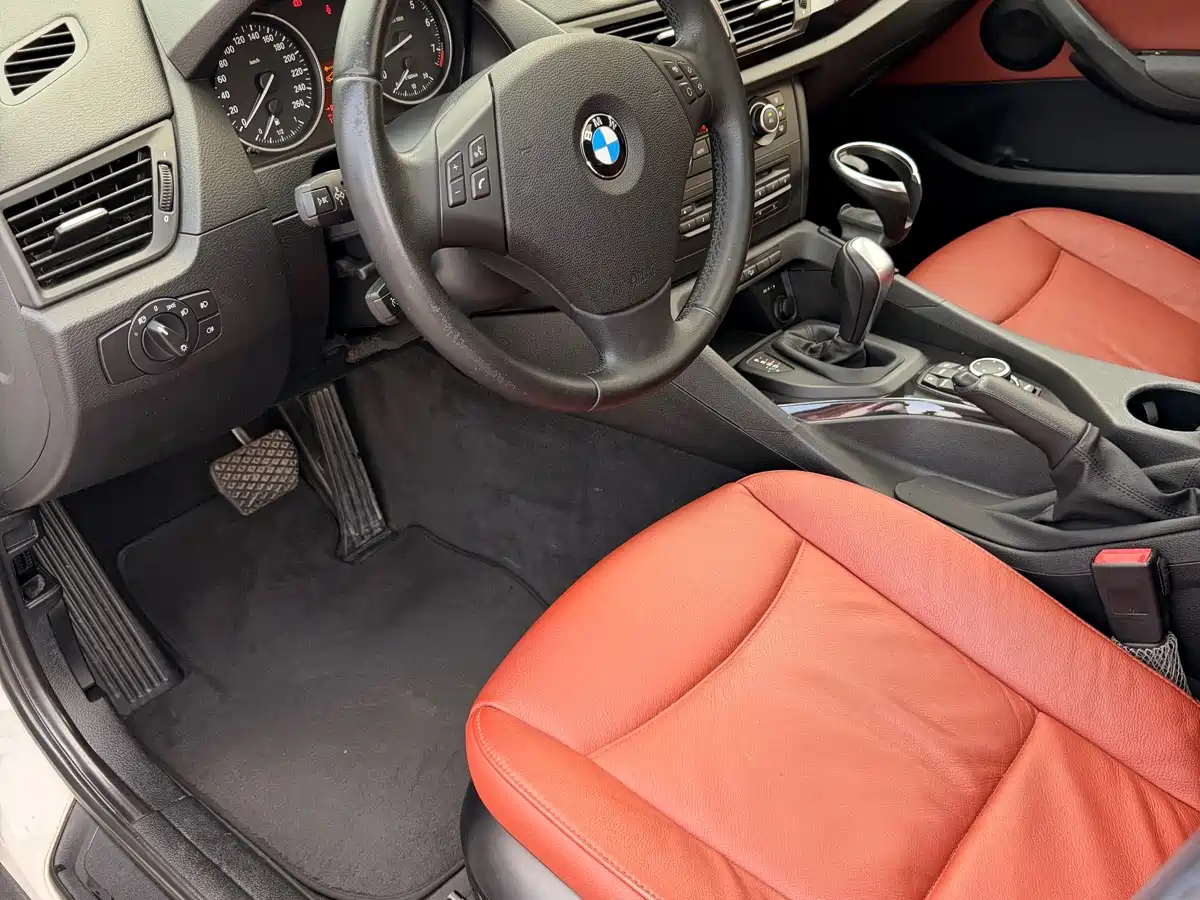 BMW X1 (Import) 2011 2010 xDrive25i