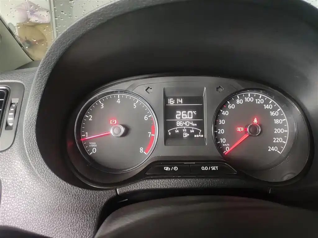 Volkswagen Polo 2016 1.4L Manual Trend фото 12