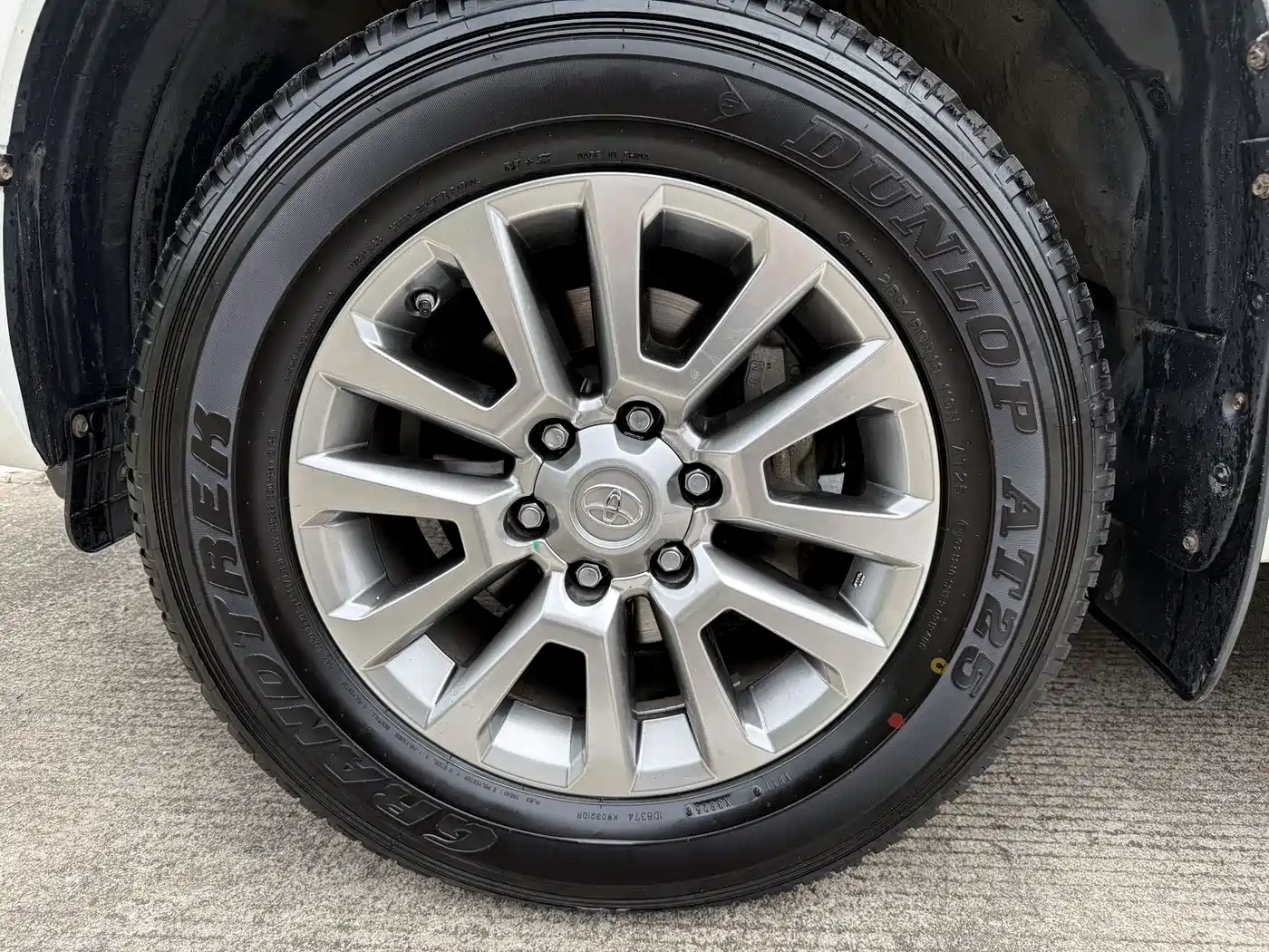 Toyota Prado 2018 3.5L Automatic TX-L Rear-mounted Spare Tire фото 19