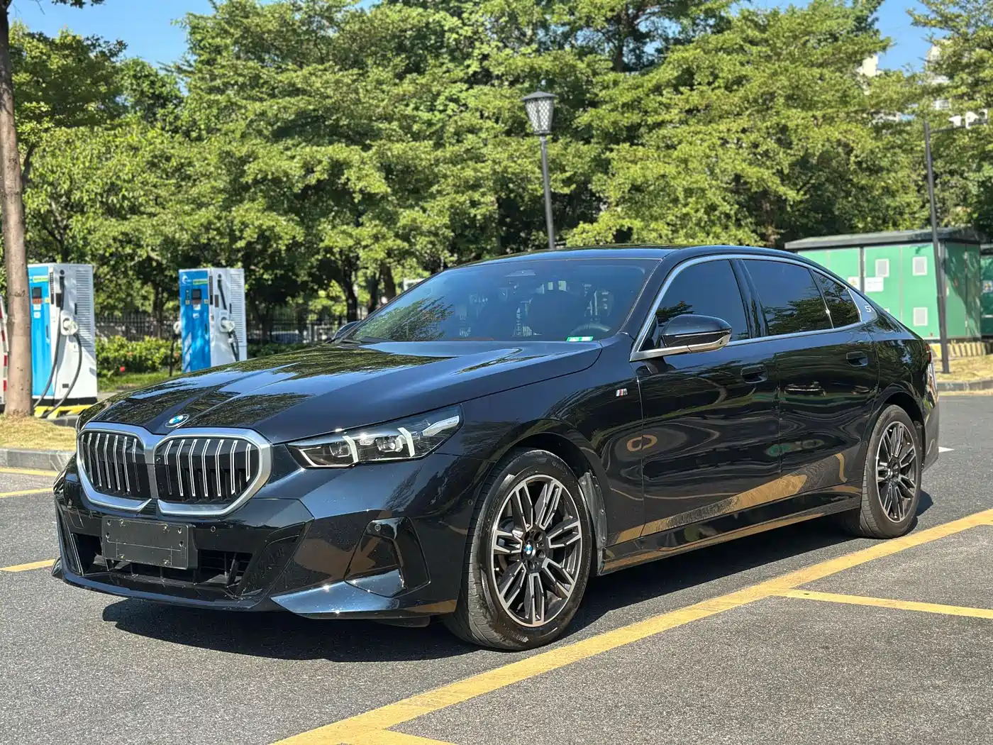 BMW 5 Series 2025 530Li xDrive M Sport Package фото 2