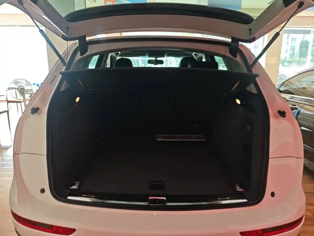 Audi Q5 2018 2017 Plus 40 TFSI Technology