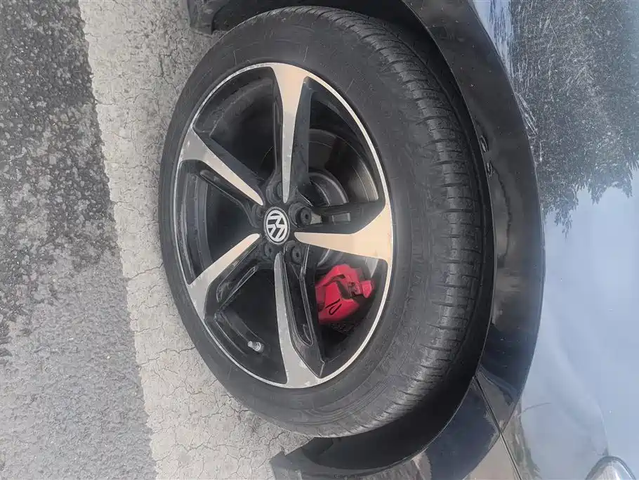 Volkswagen Magotan 2023 Model 2 Million Commemorative Edition 330TSI DSG Luxury фото 6