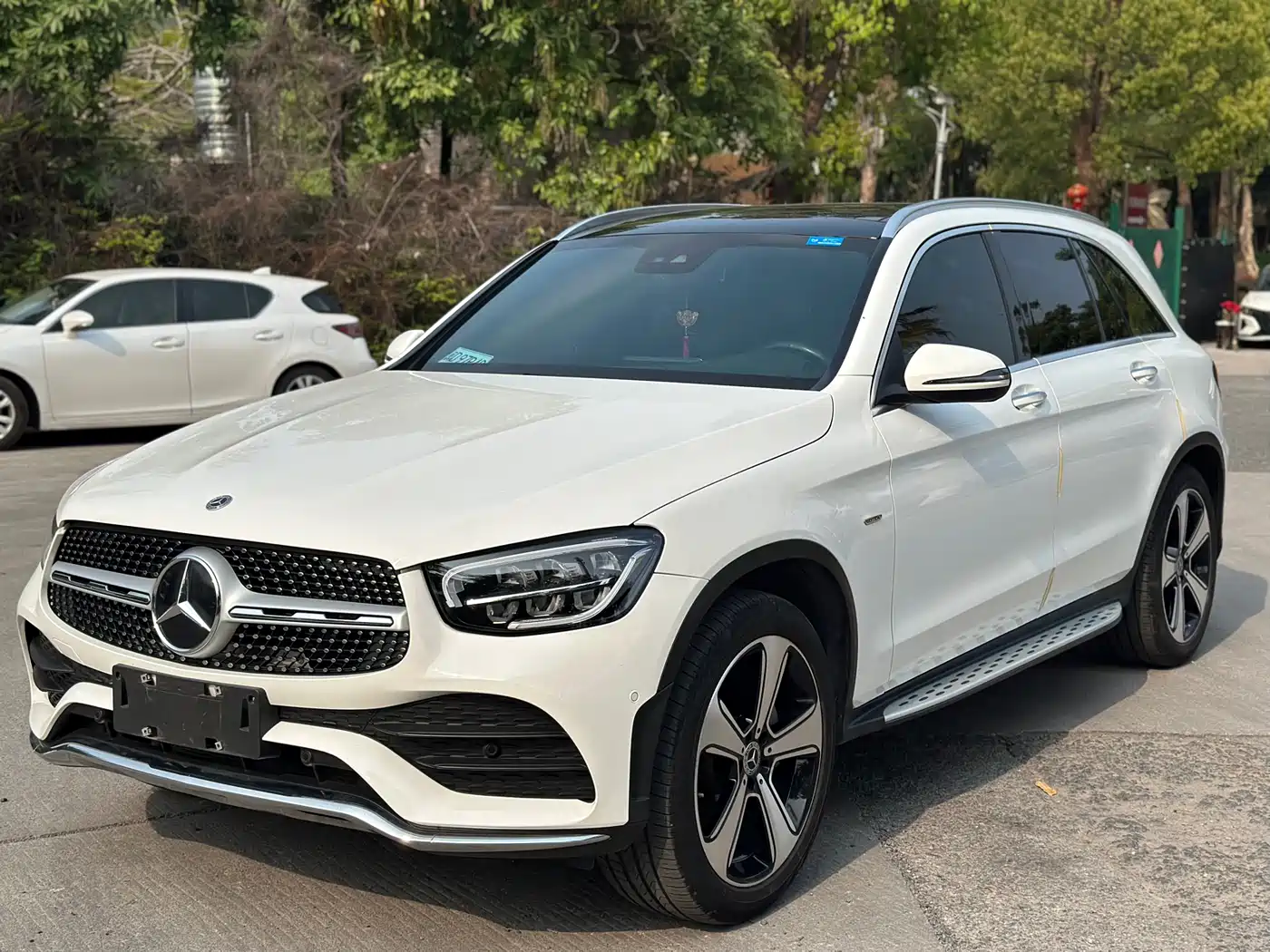MERCEDES-BENZ GLC
