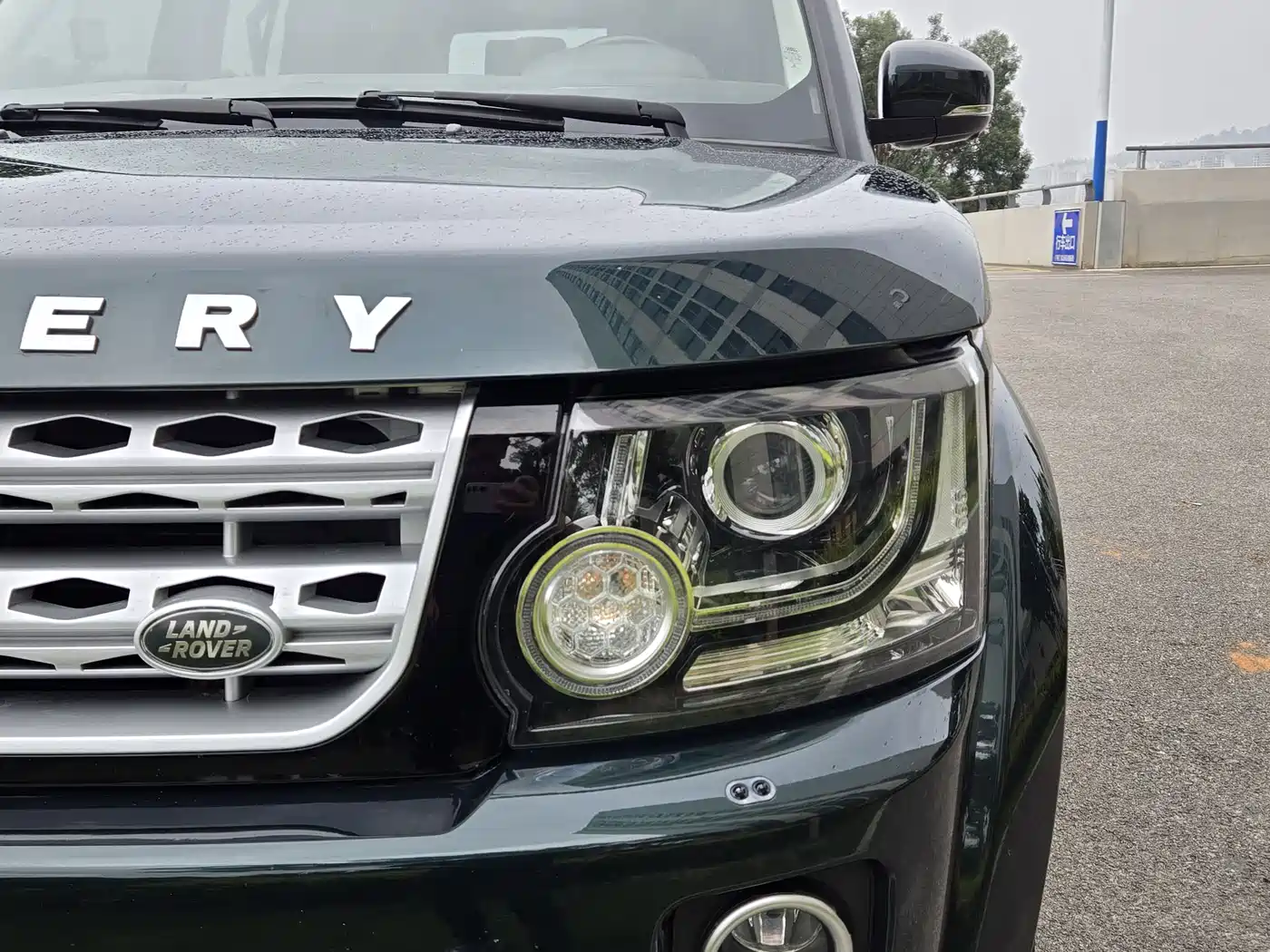 Land Rover Discovery 2015 3.0 SC V6 HSE фото 11