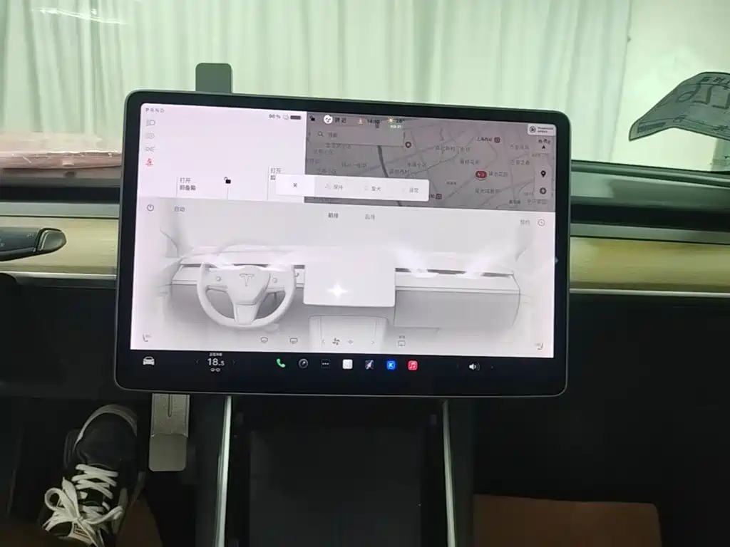 Фото 13 - Tesla Model 3