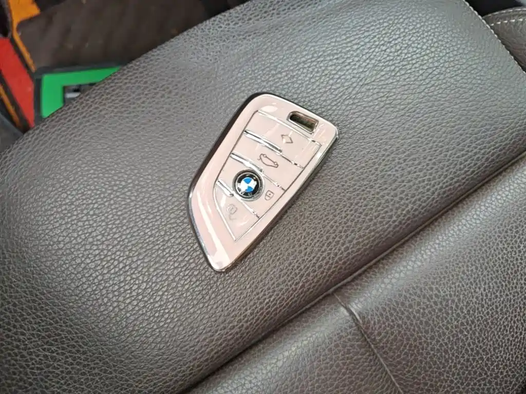 BMW X1 2018 sDrive18Li Premium Model фото 9