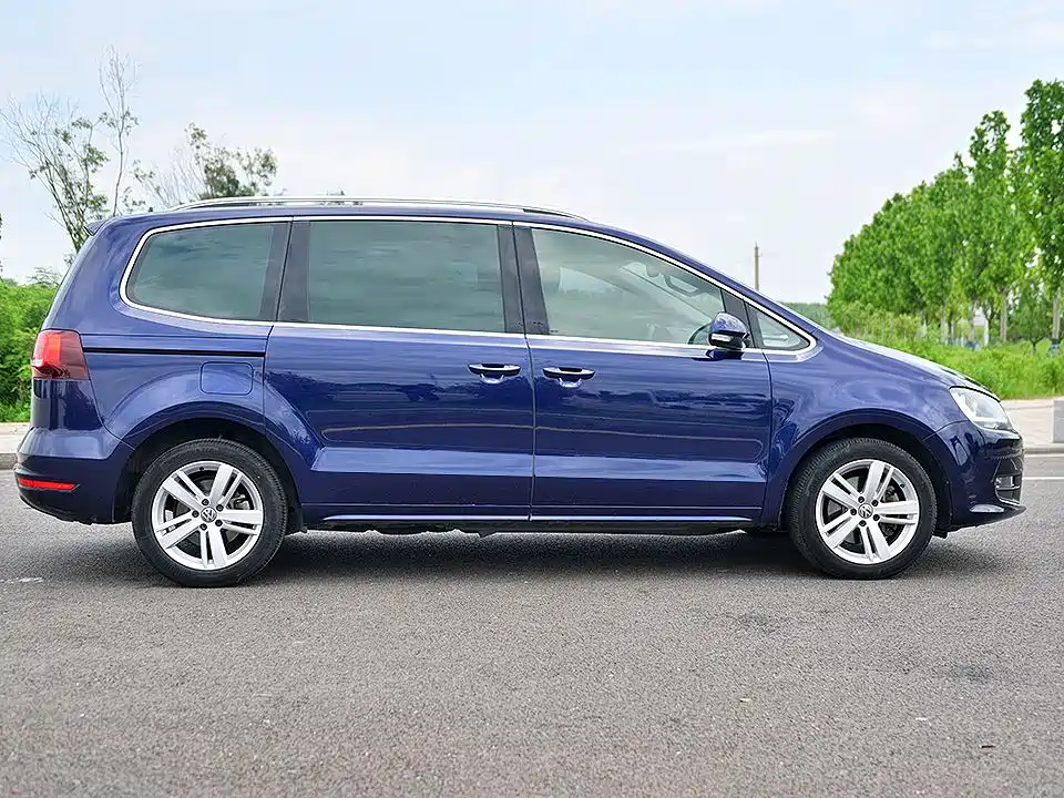 Volkswagen Sharan 2018 380TSI Comfort 7-Seater фото 4