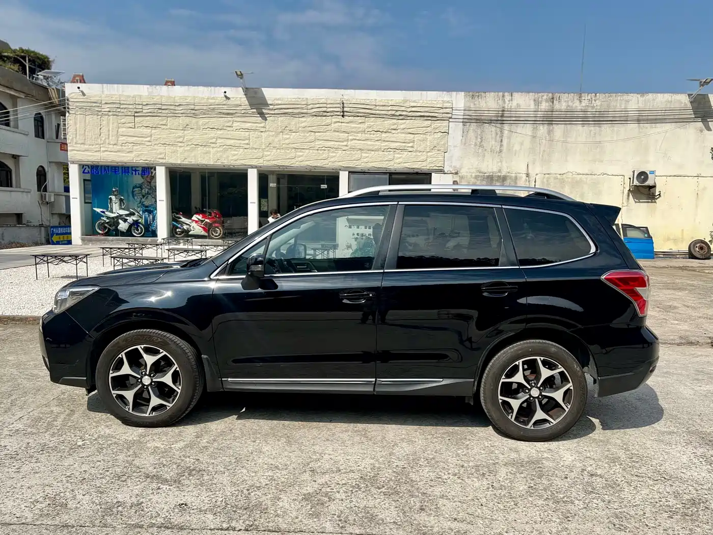 Subaru Forester 2015 2.0i Special Commemorative Edition фото 10