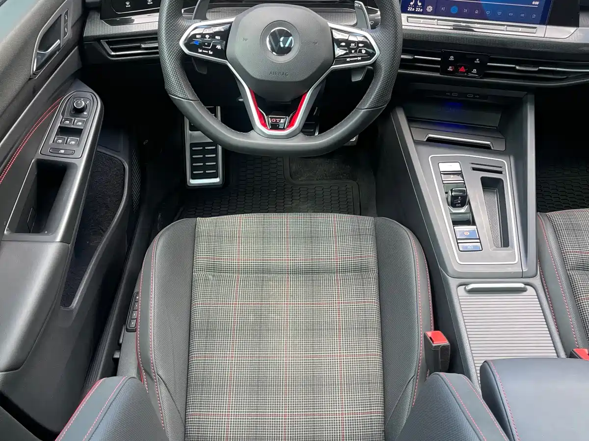 Volkswagen Golf GTI 2023 380TSI DSG GTI фото 9