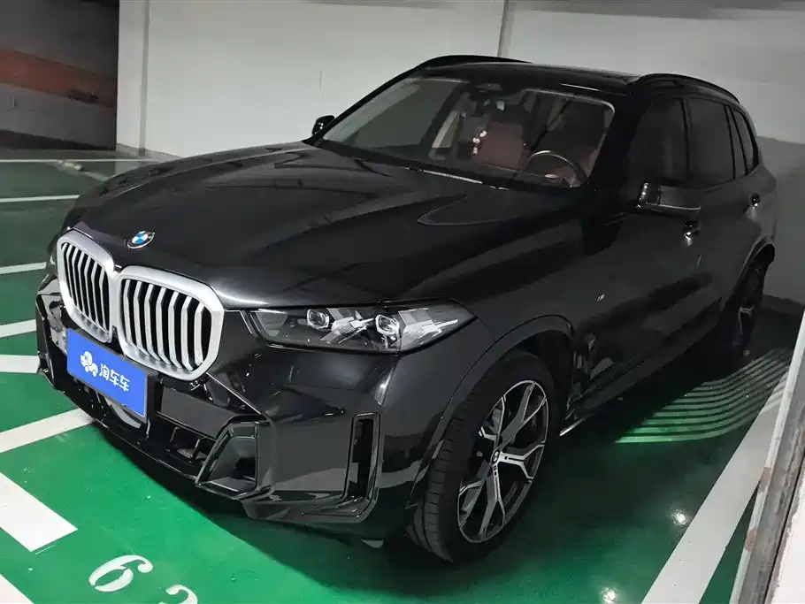 BMW X5 2023 xDrive 30Li Premium M Sport Black Night Package