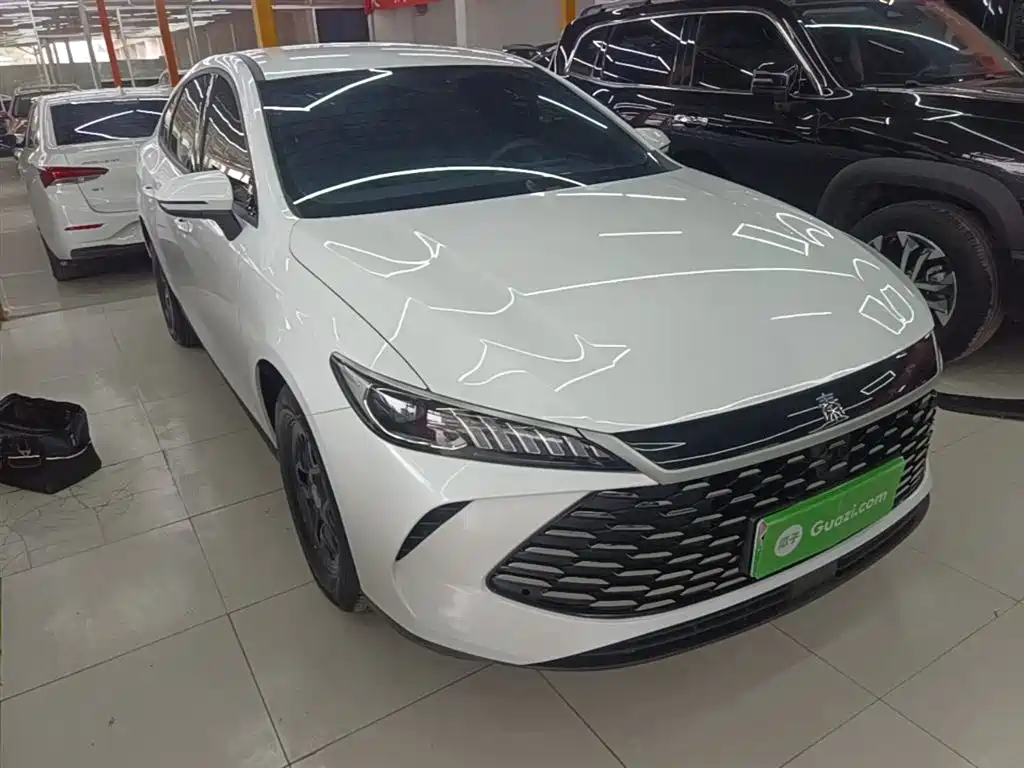 BYD Qin PLUS 2025 DM-i Smart Drive 55KM Leader фото 4