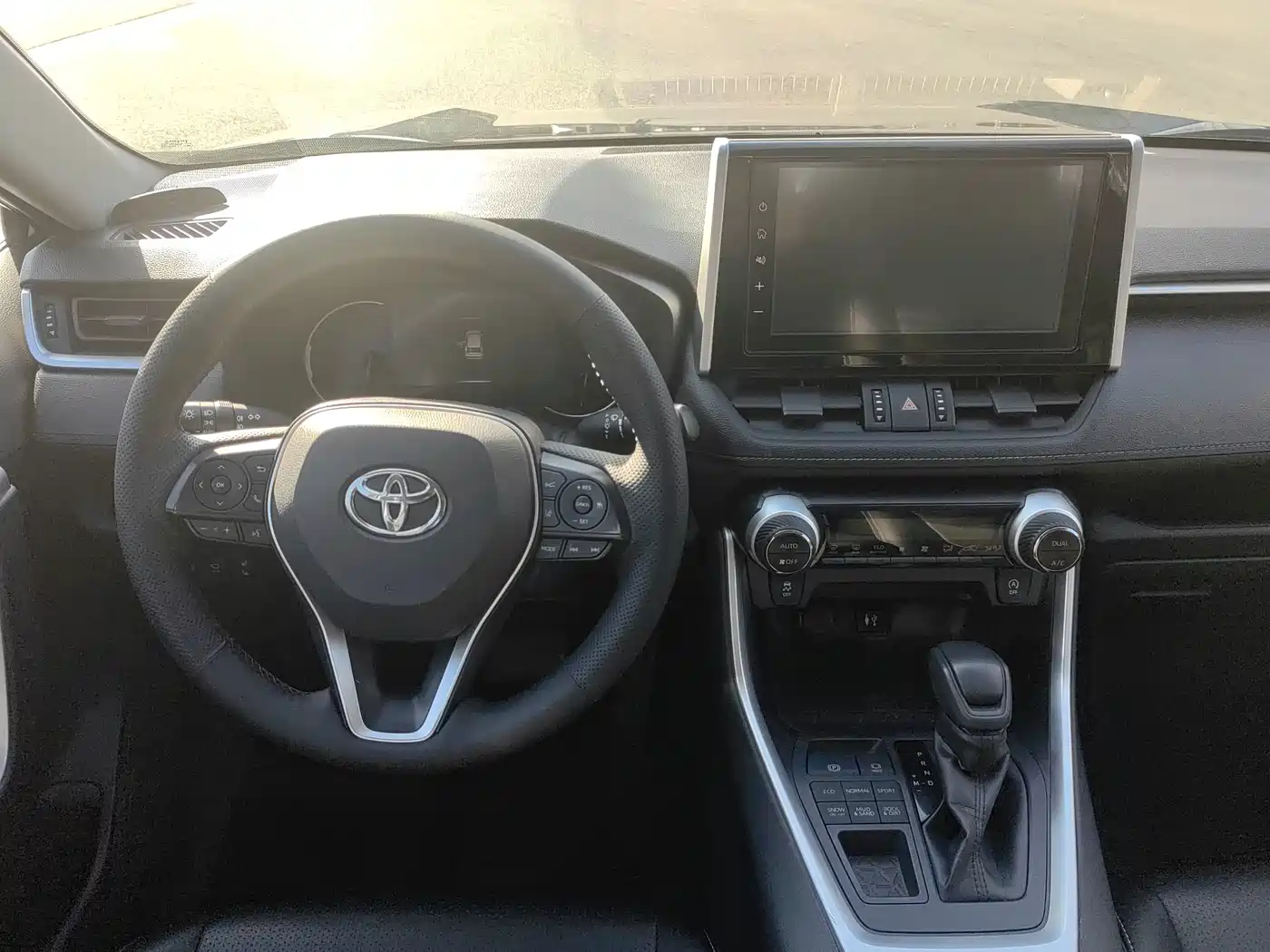 Фото 22 - Toyota RAV4